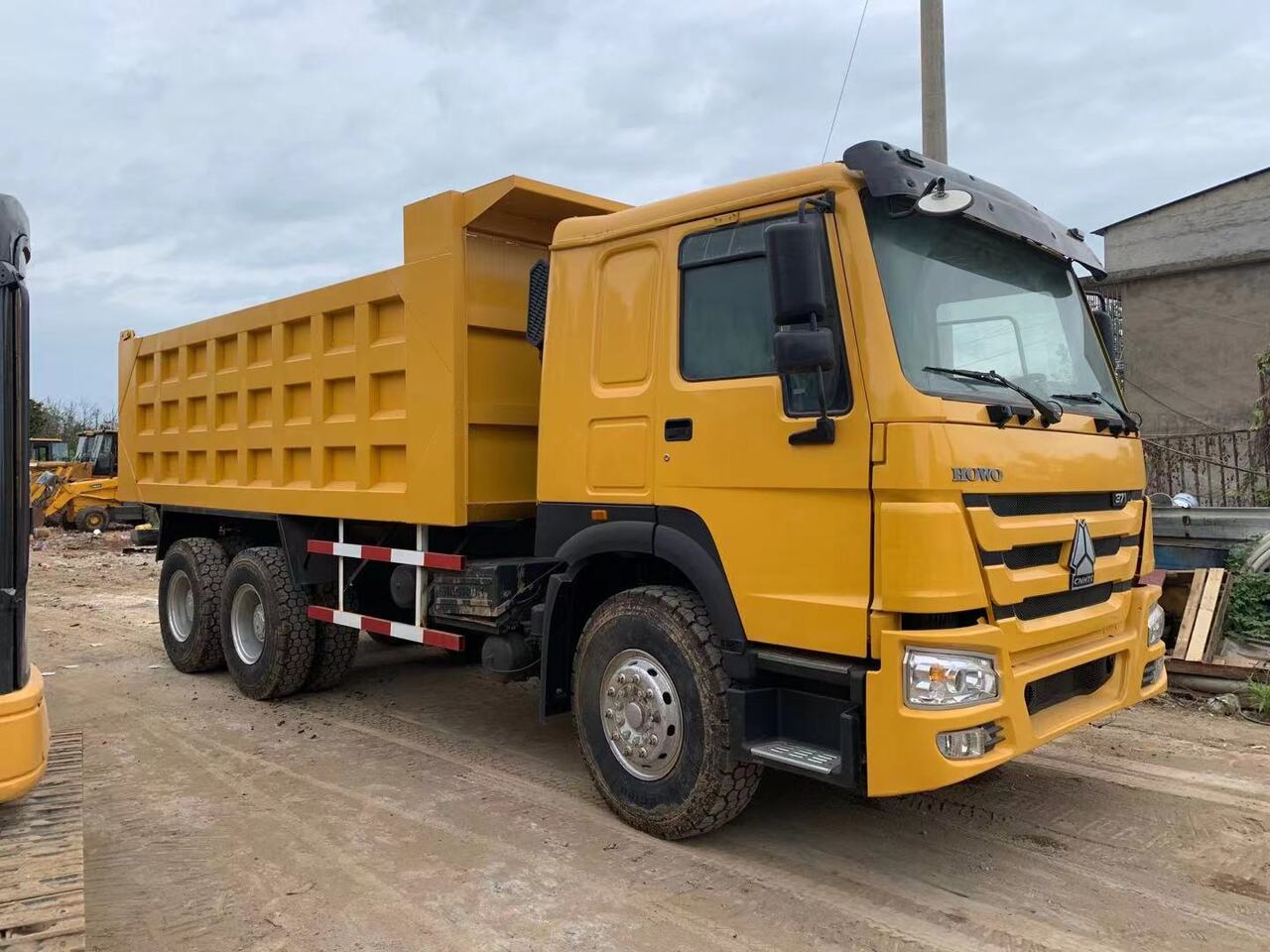 SINOTRUK Howo Dump truck 371 - Autocarro ribaltabile: foto 1 SINOTRUK Howo Dump truck 371 - Autocarro ribaltabile: foto 1