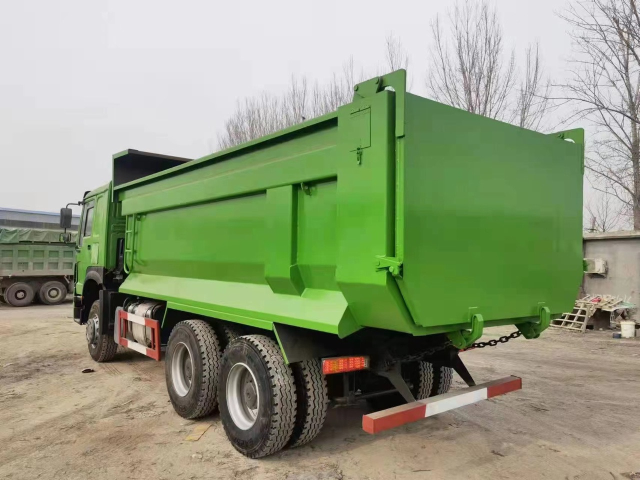 SINOTRUK Howo Dump truck 371 - Autocarro ribaltabile: foto 4 SINOTRUK Howo Dump truck 371 - Autocarro ribaltabile: foto 4