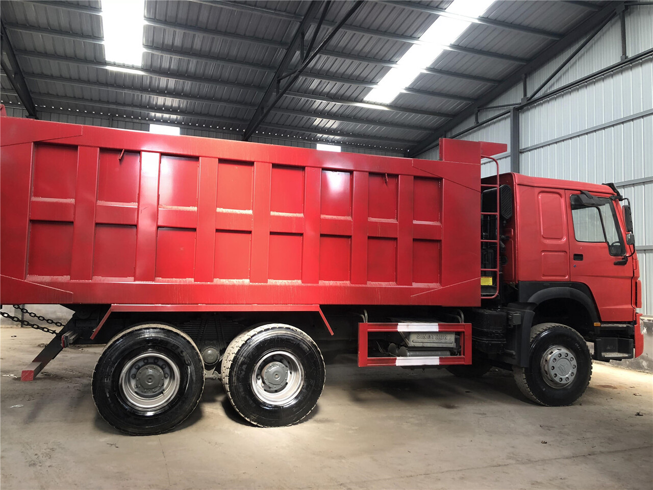 SINOTRUK Howo Dump truck 371 - Autocarro ribaltabile: foto 2 SINOTRUK Howo Dump truck 371 - Autocarro ribaltabile: foto 2