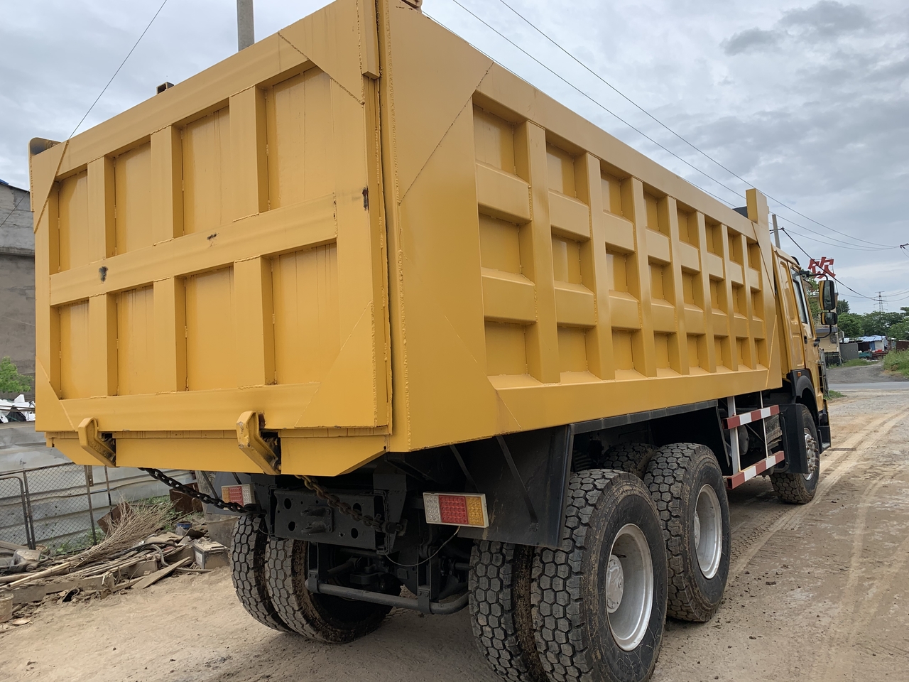 SINOTRUK Howo Dump truck 371 - Autocarro ribaltabile: foto 2 SINOTRUK Howo Dump truck 371 - Autocarro ribaltabile: foto 2