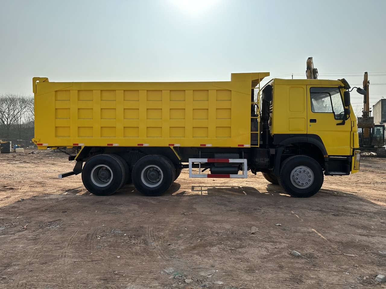 SINOTRUK Howo Dump truck 371 - Autocarro ribaltabile: foto 4 SINOTRUK Howo Dump truck 371 - Autocarro ribaltabile: foto 4