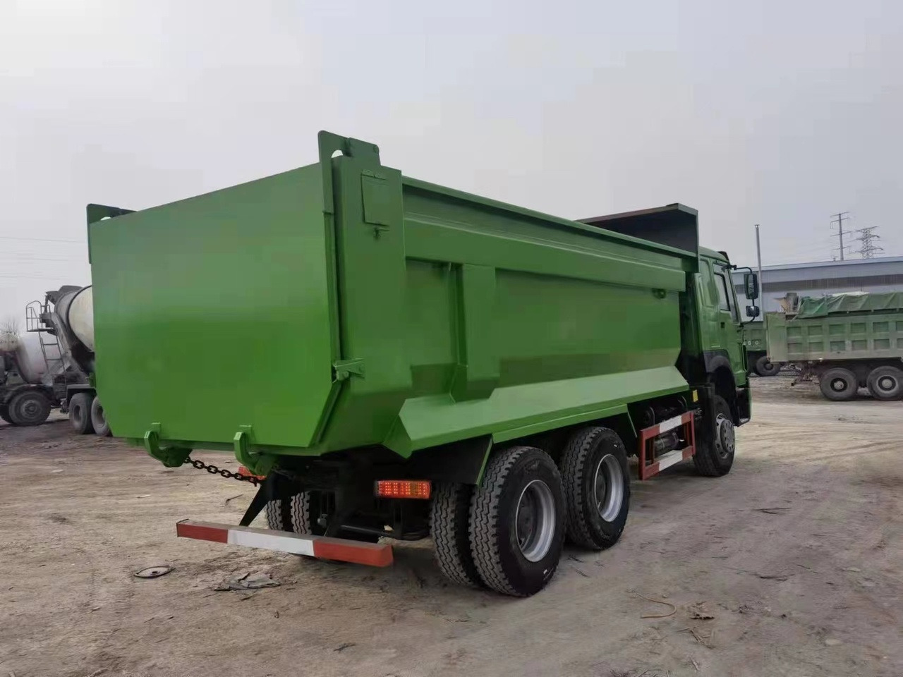 SINOTRUK Howo Dump truck 371 - Autocarro ribaltabile: foto 5 SINOTRUK Howo Dump truck 371 - Autocarro ribaltabile: foto 5