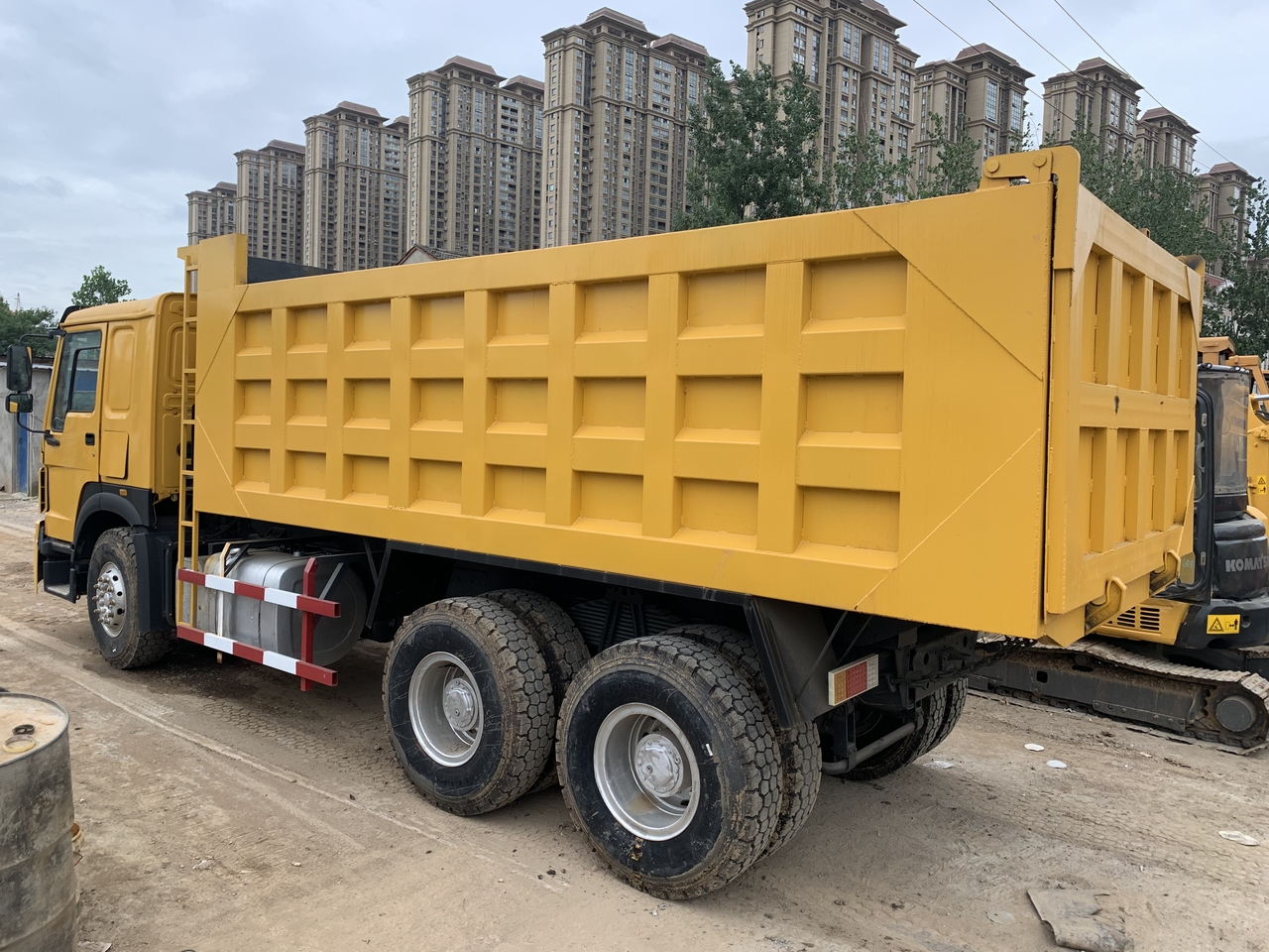 SINOTRUK Howo Dump truck 371 - Autocarro ribaltabile: foto 4 SINOTRUK Howo Dump truck 371 - Autocarro ribaltabile: foto 4