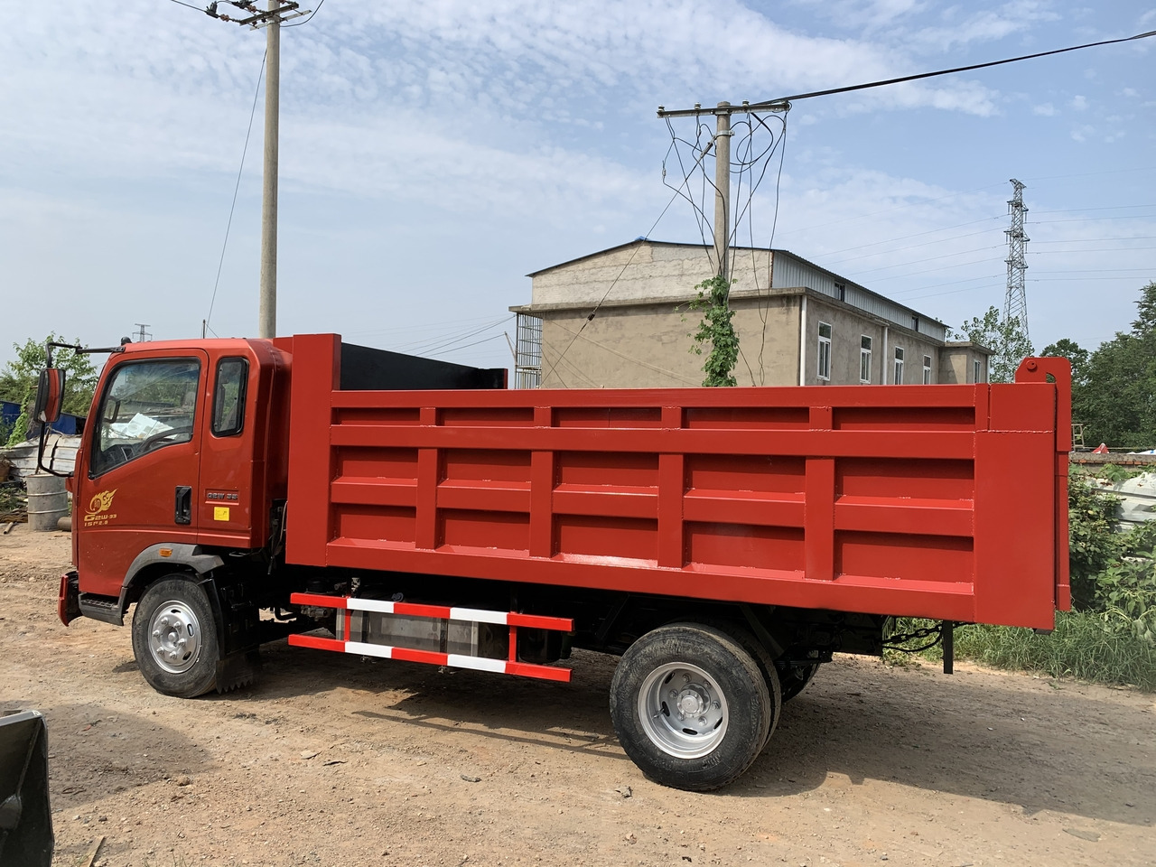 SINOTRUK Howo Dump truck 4x2 - Autocarro ribaltabile: foto 4 SINOTRUK Howo Dump truck 4x2 - Autocarro ribaltabile: foto 4