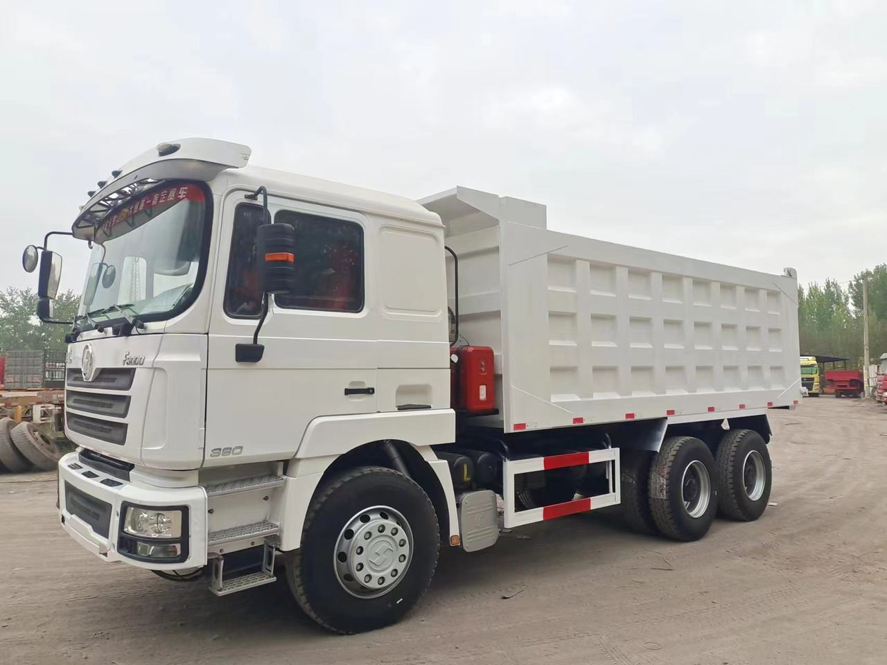 Shacman F3000 Dump Truck - Autocarro ribaltabile: foto 1 Shacman F3000 Dump Truck - Autocarro ribaltabile: foto 1
