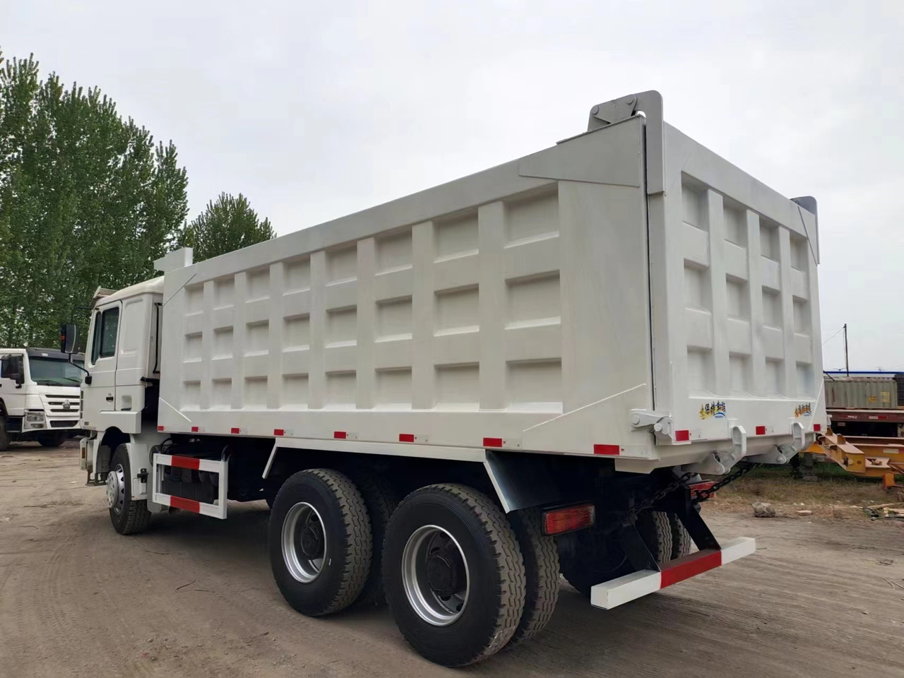 Shacman F3000 Dump Truck - Autocarro ribaltabile: foto 5 Shacman F3000 Dump Truck - Autocarro ribaltabile: foto 5