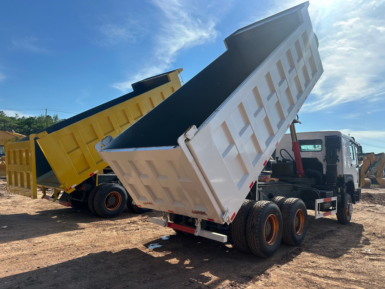 Sinotruk HOWO 400hp 6x4 tipper truck - Autocarro ribaltabile: foto 5 Sinotruk HOWO 400hp 6x4 tipper truck - Autocarro ribaltabile: foto 5