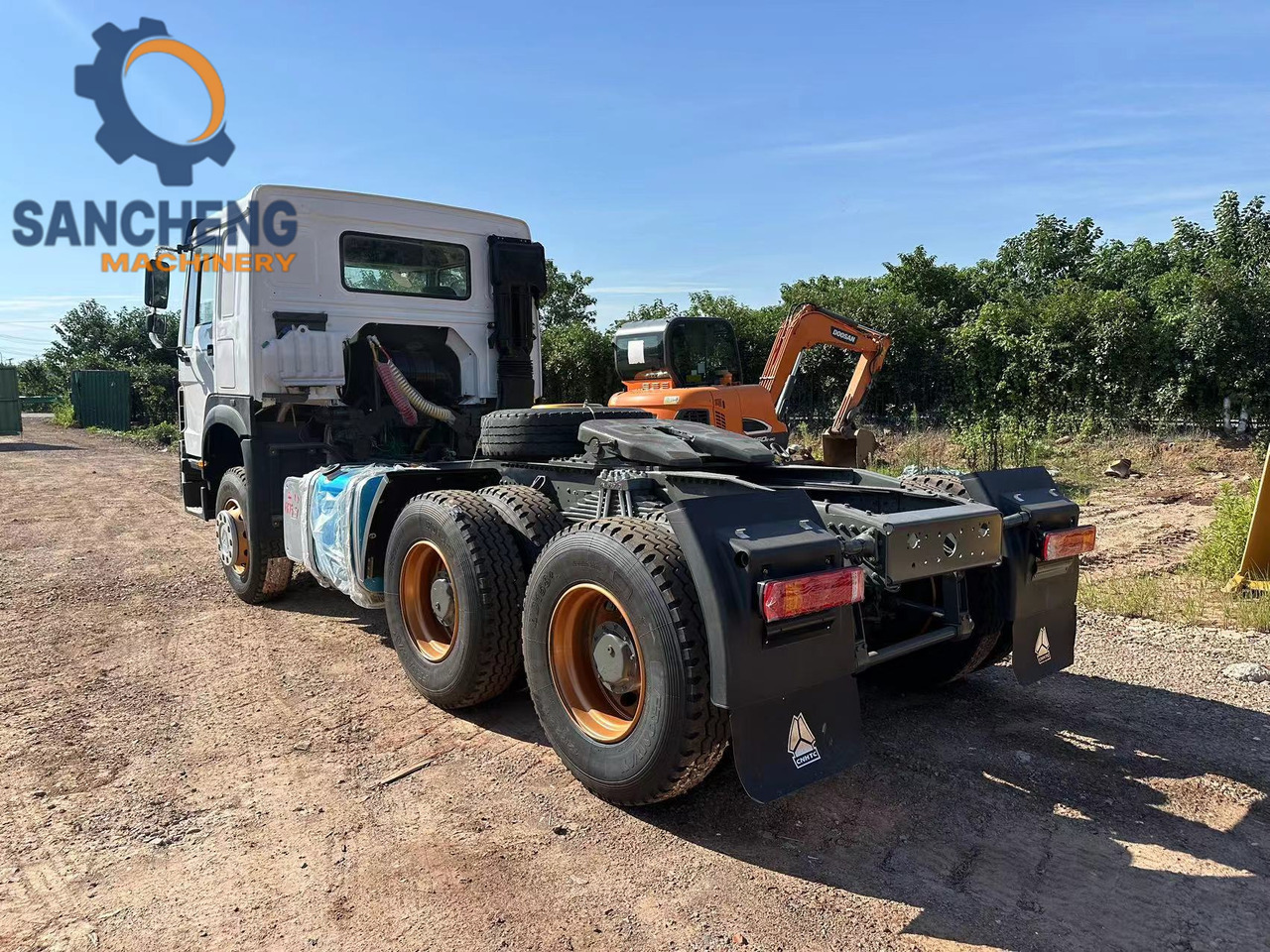 SINOTRUK HOWO Truck Head 371 - Trattore stradale: foto 5 SINOTRUK HOWO Truck Head 371 - Trattore stradale: foto 5