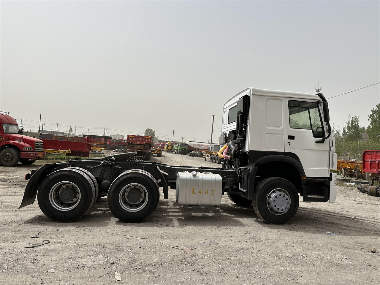SINOTRUK Howo 371 Truck Head - Trattore stradale: foto 3 SINOTRUK Howo 371 Truck Head - Trattore stradale: foto 3