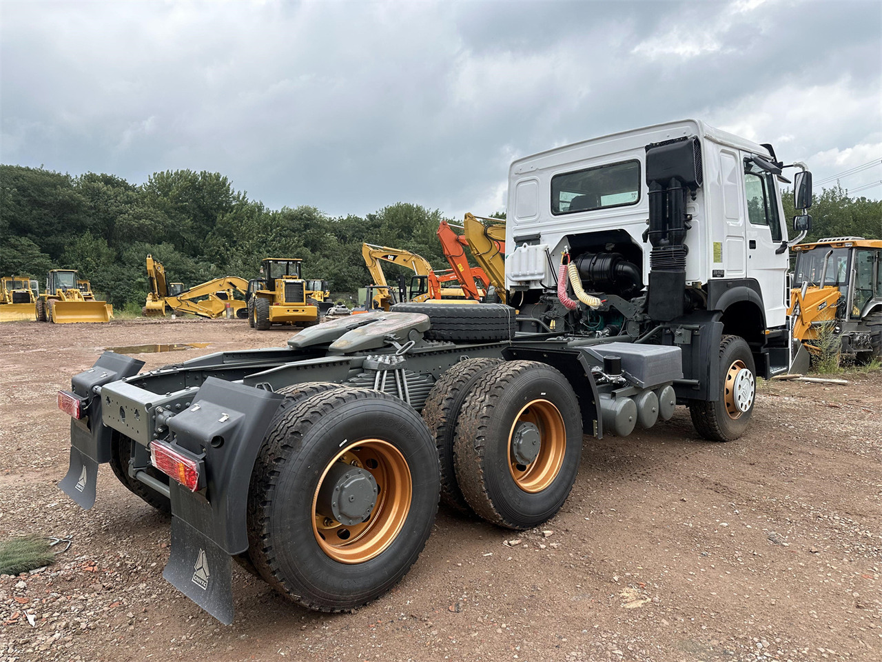 SINOTRUK Howo tractor unit 420hp - Trattore stradale: foto 4 SINOTRUK Howo tractor unit 420hp - Trattore stradale: foto 4