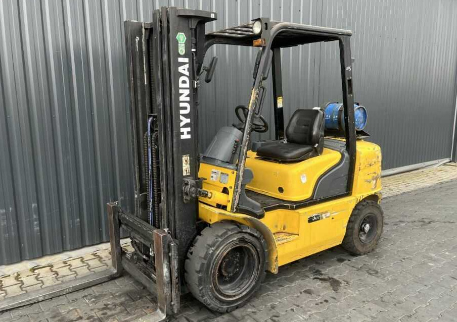 Hyundai 30L-7 - Carrello elevatore a gas: foto 1 Hyundai 30L-7 - Carrello elevatore a gas: foto 1