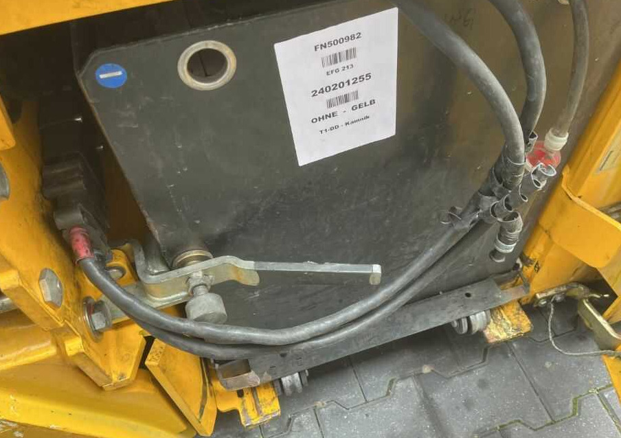 Carrello elevatore elettrico Jungheinrich EFG213: foto 6
