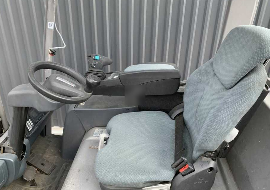 Carrello elevatore elettrico Jungheinrich EFG216: foto 7