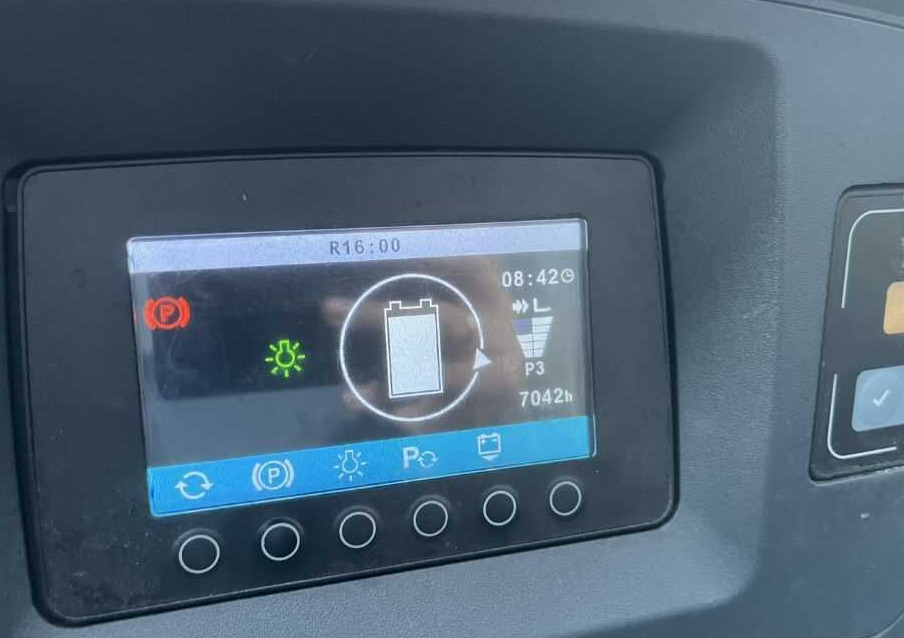 Jungheinrich ETVC16 - Carrello retrattile: foto 5 Jungheinrich ETVC16 - Carrello retrattile: foto 5