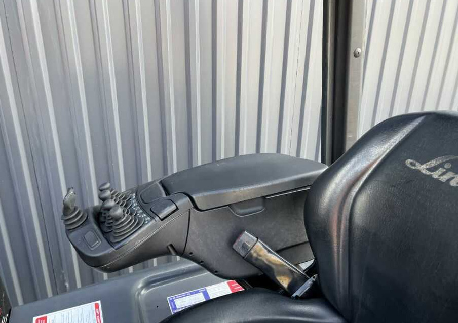 Carrello elevatore elettrico Linde E18-01: foto 10 Carrello elevatore elettrico Linde E18-01: foto 10