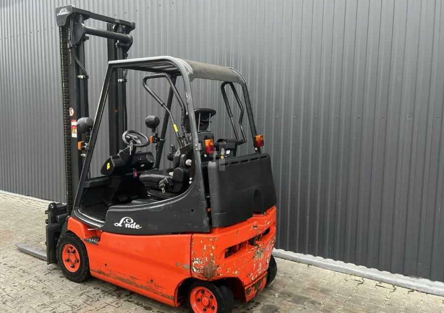 Linde E20 - Carrello elevatore elettrico: foto 3 Linde E20 - Carrello elevatore elettrico: foto 3