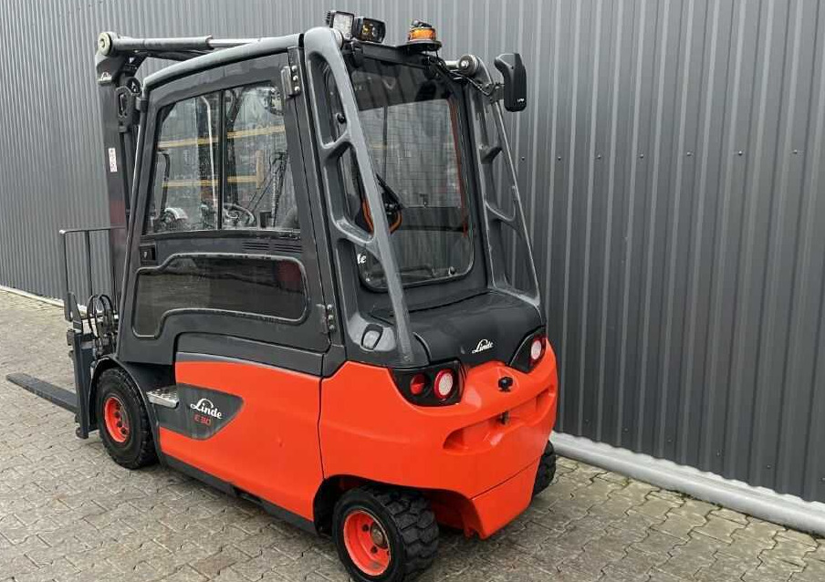 Linde E30L-01 - Carrello elevatore elettrico: foto 3 Linde E30L-01 - Carrello elevatore elettrico: foto 3