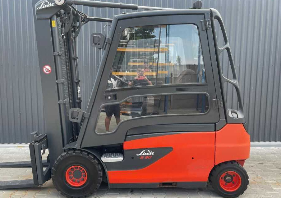 Linde E30L-01 - Carrello elevatore elettrico: foto 4 Linde E30L-01 - Carrello elevatore elettrico: foto 4