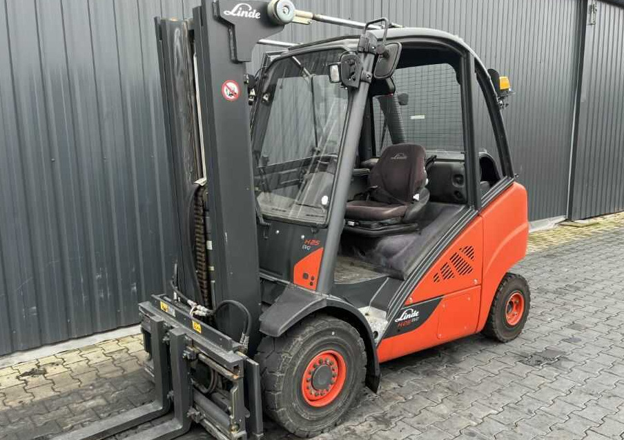 Linde H25T-02/600 - Carrello elevatore a gas: foto 1 Linde H25T-02/600 - Carrello elevatore a gas: foto 1