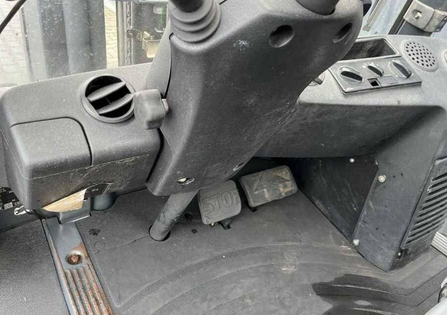 Leasing di Linde H35T-02 Linde H35T-02: foto 8 Leasing di Linde H35T-02 Linde H35T-02: foto 8