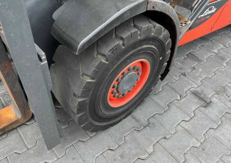 Leasing di Linde H35T-02 Linde H35T-02: foto 9 Leasing di Linde H35T-02 Linde H35T-02: foto 9