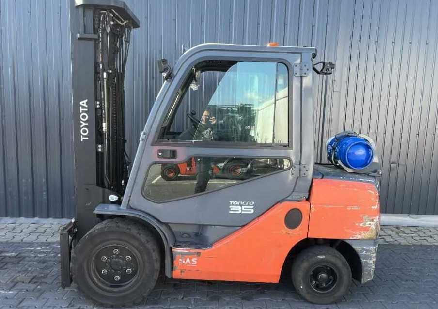 Toyota 8FGJF35 - Carrello elevatore a gas: foto 2 Toyota 8FGJF35 - Carrello elevatore a gas: foto 2