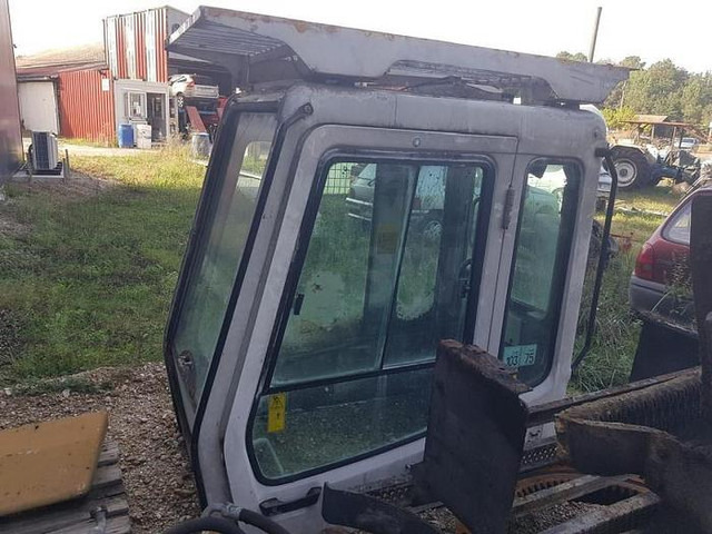 Liebherr A904 R904 A914 R914 A924 R924 A934 R934 A944 R944 A954 R954 - - Cabina per Macchina da cantiere: foto 2 Liebherr A904 R904 A914 R914 A924 R924 A934 R934 A944 R944 A954 R954 - - Cabina per Macchina da cantiere: foto 2