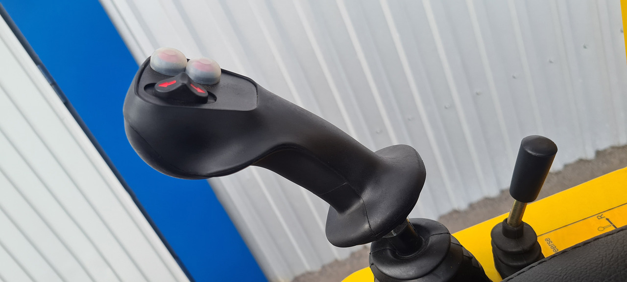 Pala articolata nuovo Eurotrac W11 Radlader Hoflader: foto 11 Pala articolata nuovo Eurotrac W11 Radlader Hoflader: foto 11