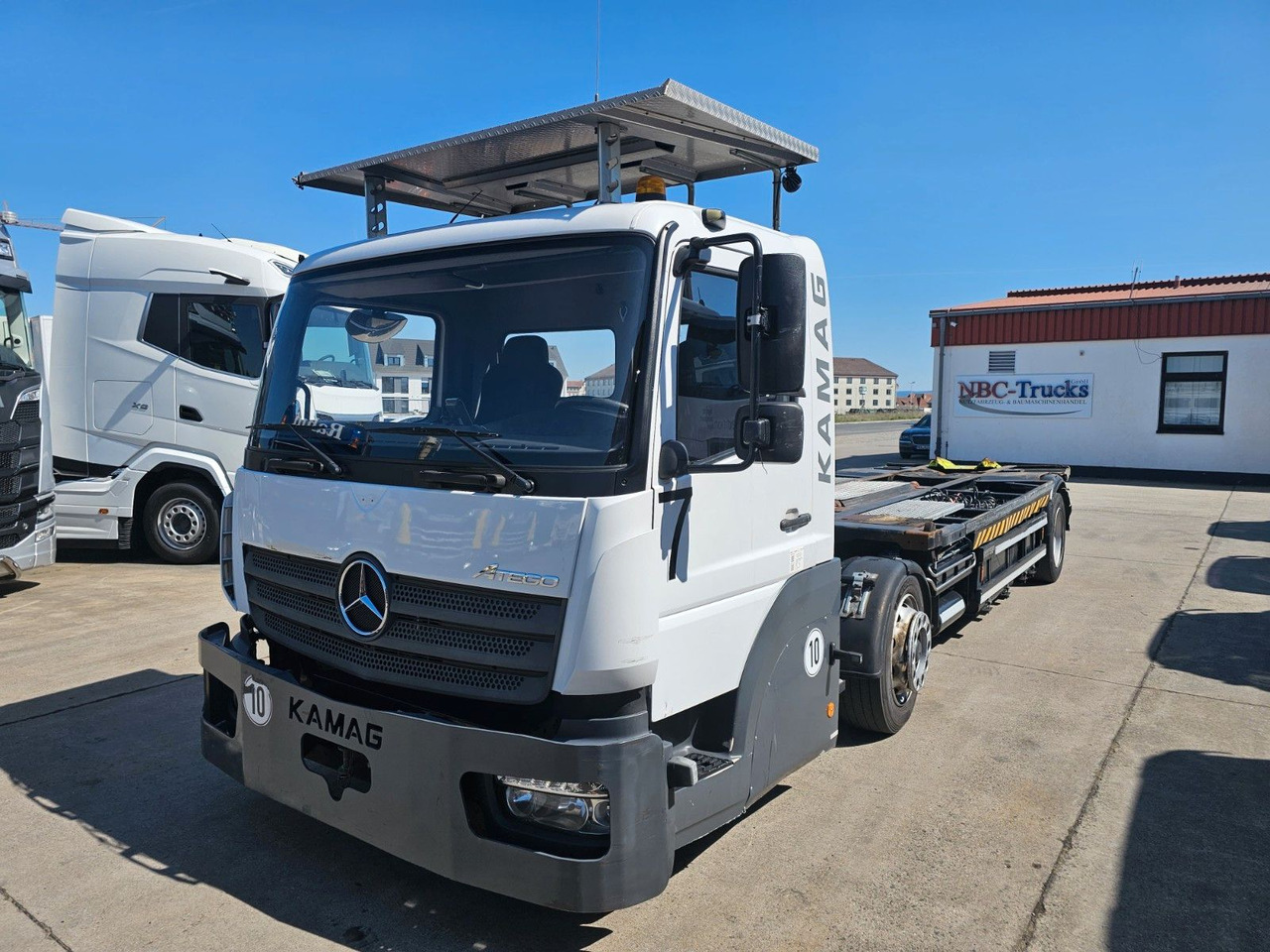 Mercedes-Benz KAMAG * WBH25 * UMSETZER * KLIMA * STANDHEIZ. * - Autocarro portacontainer/ Caisse interchangeable: foto 1 Mercedes-Benz KAMAG * WBH25 * UMSETZER * KLIMA * STANDHEIZ. * - Autocarro portacontainer/ Caisse interchangeable: foto 1