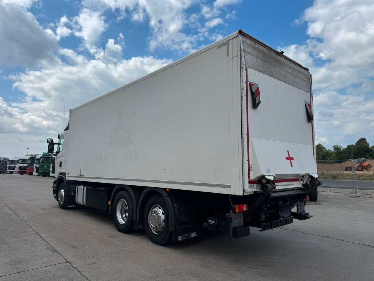 Scania P 380 * KOFFER * LBW 3 TON * LENK / LIFTACHSE * - Autocarro furgonato: foto 4 Scania P 380 * KOFFER * LBW 3 TON * LENK / LIFTACHSE * - Autocarro furgonato: foto 4