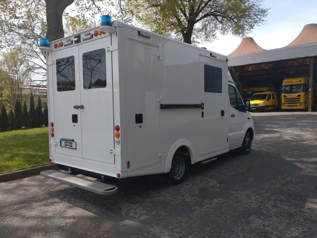 Mercedes-Benz RTW / Tierrettung / Tierarzt / OP - Ambulanza: foto 2 Mercedes-Benz RTW / Tierrettung / Tierarzt / OP - Ambulanza: foto 2