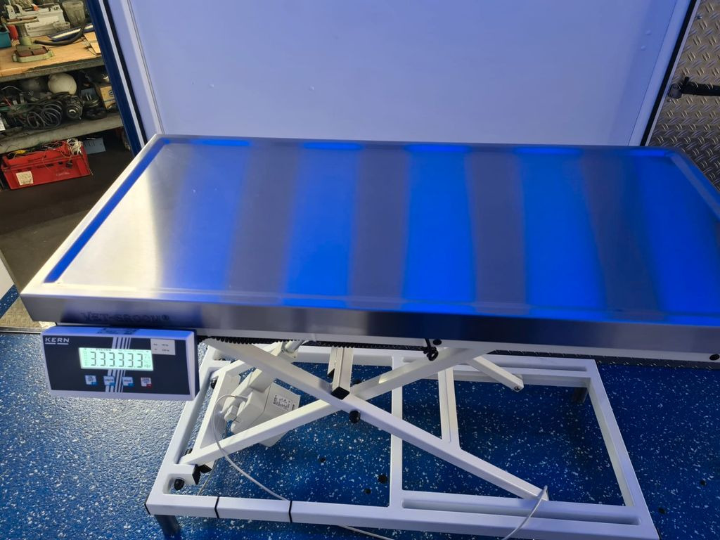 Mercedes-Benz RTW / Tierrettung / Tierarzt / OP Mercedes-Benz RTW / Tierrettung / Tierarzt / OP - Ambulanza: foto 4 Mercedes-Benz RTW / Tierrettung / Tierarzt / OP Mercedes-Benz RTW / Tierrettung / Tierarzt / OP - Ambulanza: foto 4