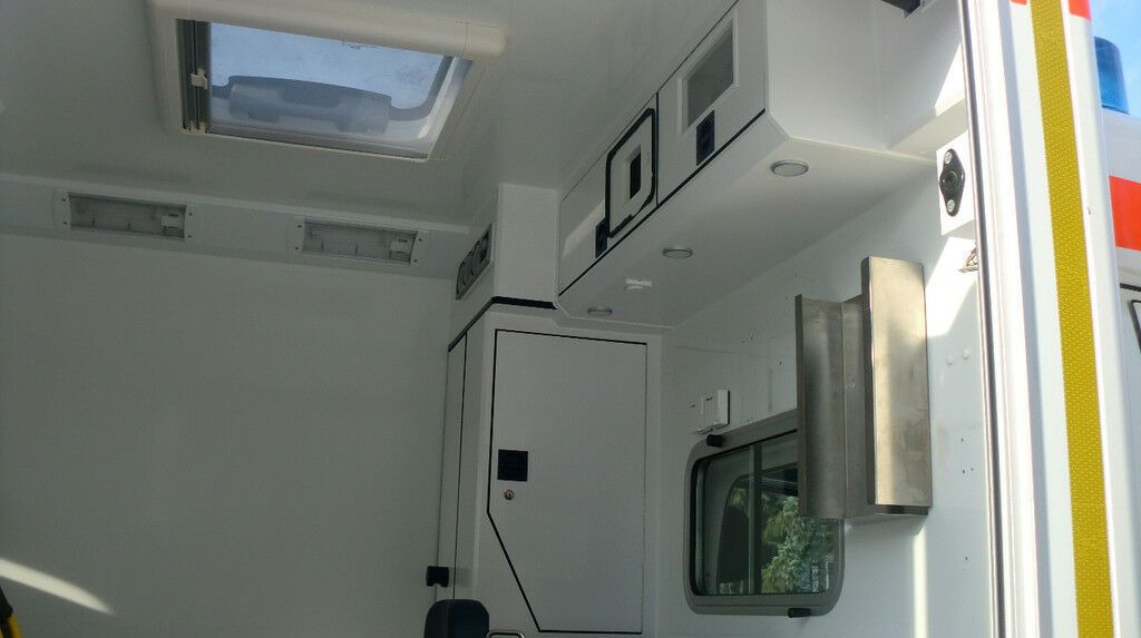 Ambulanza Mercedes-Benz Sprinter 516 // inkl. 1 Jahr Garantie: foto 15 Ambulanza Mercedes-Benz Sprinter 516 // inkl. 1 Jahr Garantie: foto 15