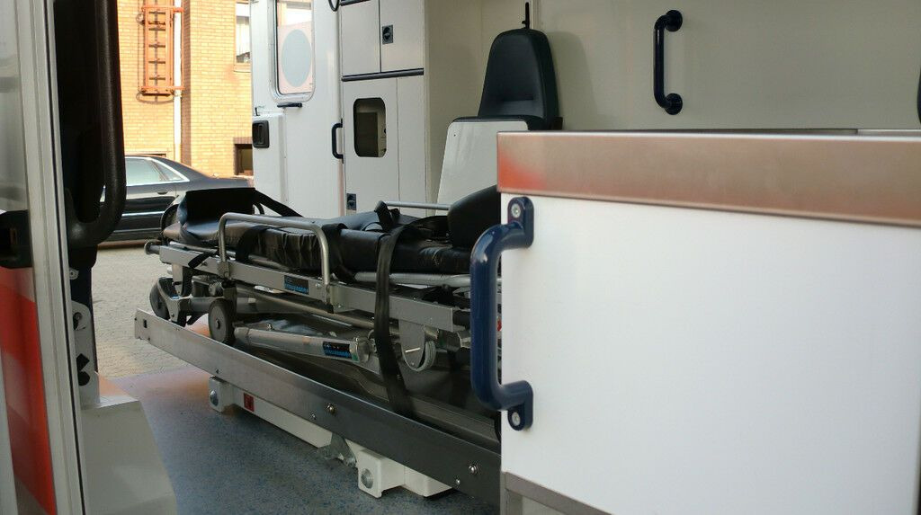 Ambulanza Mercedes-Benz Sprinter 516 // inkl. 1 Jahr Garantie: foto 10 Ambulanza Mercedes-Benz Sprinter 516 // inkl. 1 Jahr Garantie: foto 10