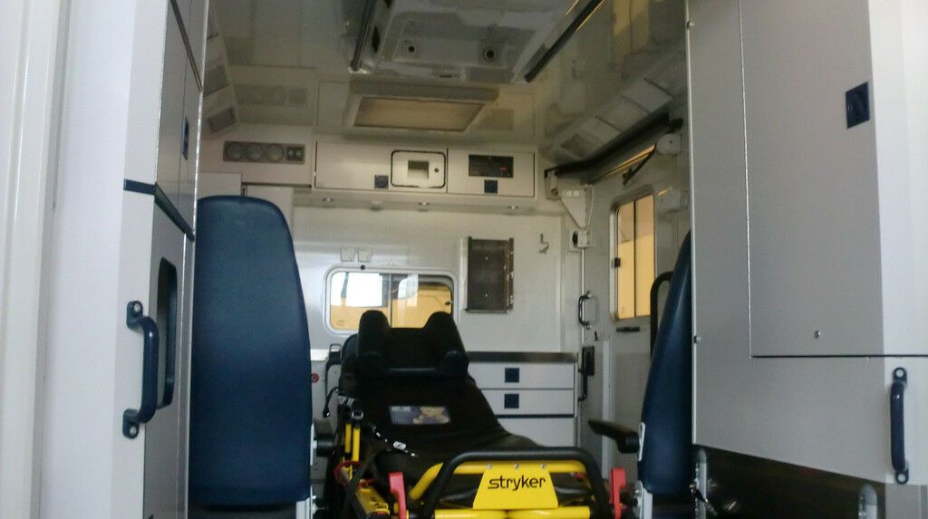 Ambulanza Mercedes-Benz Sprinter 516 // inkl. 1 Jahr Garantie: foto 13 Ambulanza Mercedes-Benz Sprinter 516 // inkl. 1 Jahr Garantie: foto 13