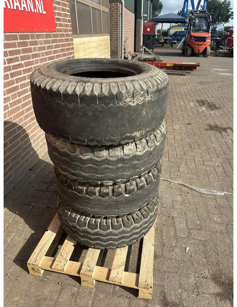 4 Banden 11.5/80.15.3 - Gebruikt - Pneumatico per Camion: foto 3 4 Banden 11.5/80.15.3 - Gebruikt - Pneumatico per Camion: foto 3