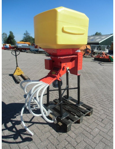 Pneumatische zaaimachine - Macchina per la semina: foto 2 Pneumatische zaaimachine - Macchina per la semina: foto 2