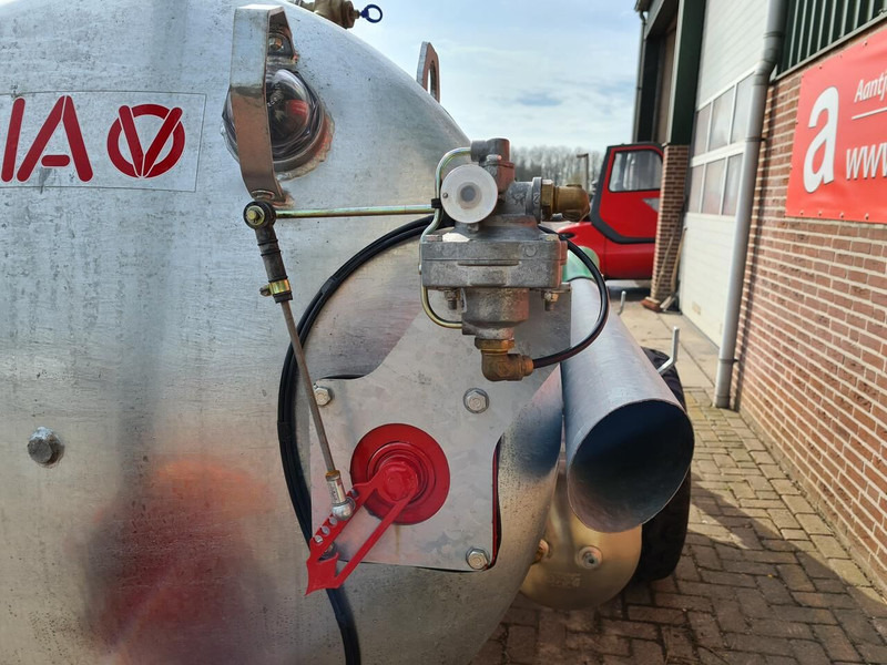 Leasing di Vaia waterwagen MB32 Vaia waterwagen MB32: foto 6 Leasing di Vaia waterwagen MB32 Vaia waterwagen MB32: foto 6