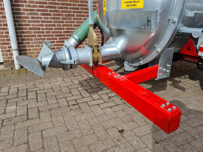 Leasing di Vaia waterwagen MB32 Vaia waterwagen MB32: foto 9 Leasing di Vaia waterwagen MB32 Vaia waterwagen MB32: foto 9