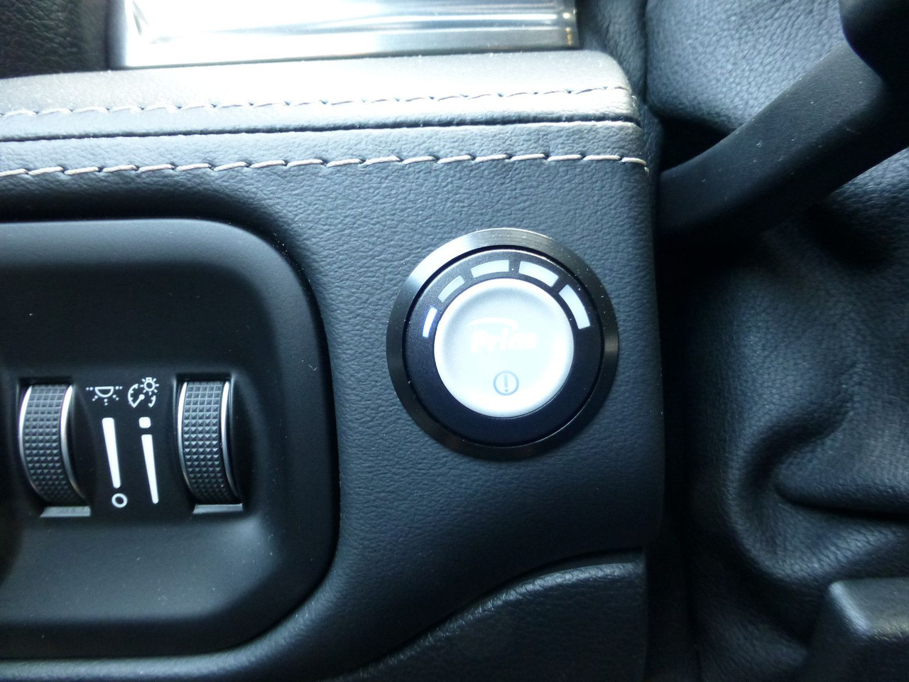 SUV/ Fuoristrada Dodge RAM HEMI Limited 5.7 PRINS LPG Luftfederung: foto 17 SUV/ Fuoristrada Dodge RAM HEMI Limited 5.7 PRINS LPG Luftfederung: foto 17