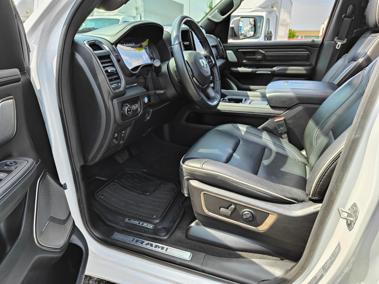 SUV/ Fuoristrada Dodge RAM HEMI Limited 5.7 PRINS LPG Luftfederung: foto 8 SUV/ Fuoristrada Dodge RAM HEMI Limited 5.7 PRINS LPG Luftfederung: foto 8