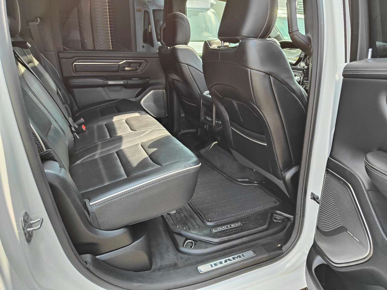 SUV/ Fuoristrada Dodge RAM HEMI Limited 5.7 PRINS LPG Luftfederung: foto 12 SUV/ Fuoristrada Dodge RAM HEMI Limited 5.7 PRINS LPG Luftfederung: foto 12