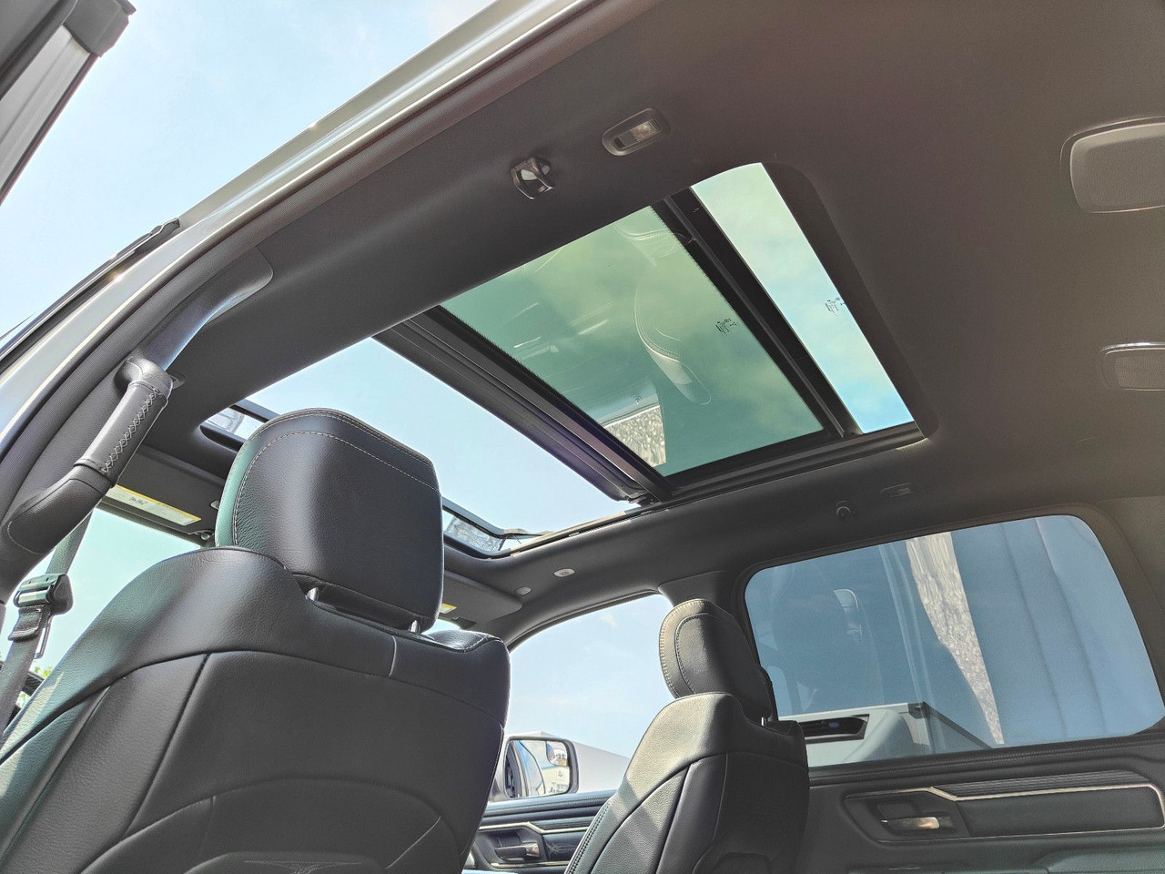 SUV/ Fuoristrada Dodge RAM HEMI Limited 5.7 PRINS LPG Luftfederung: foto 16 SUV/ Fuoristrada Dodge RAM HEMI Limited 5.7 PRINS LPG Luftfederung: foto 16