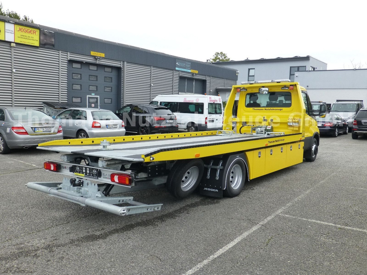 Iveco DAILY 72C18 Schiebeplateu Luftfed Navi Hubbrille - Carro attrezzi: foto 4 Iveco DAILY 72C18 Schiebeplateu Luftfed Navi Hubbrille - Carro attrezzi: foto 4