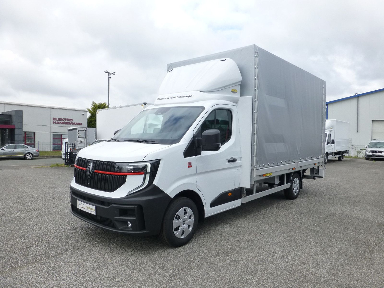 Renault NEW Master Pritsche Plane BÄR Ladebordwand - Furgone centinato: foto 3 Renault NEW Master Pritsche Plane BÄR Ladebordwand - Furgone centinato: foto 3