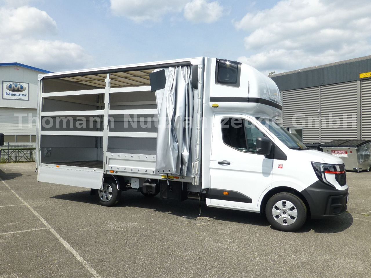Renault NEW Master Pritsche Plane Schlafkabine - Furgone centinato: foto 4 Renault NEW Master Pritsche Plane Schlafkabine - Furgone centinato: foto 4