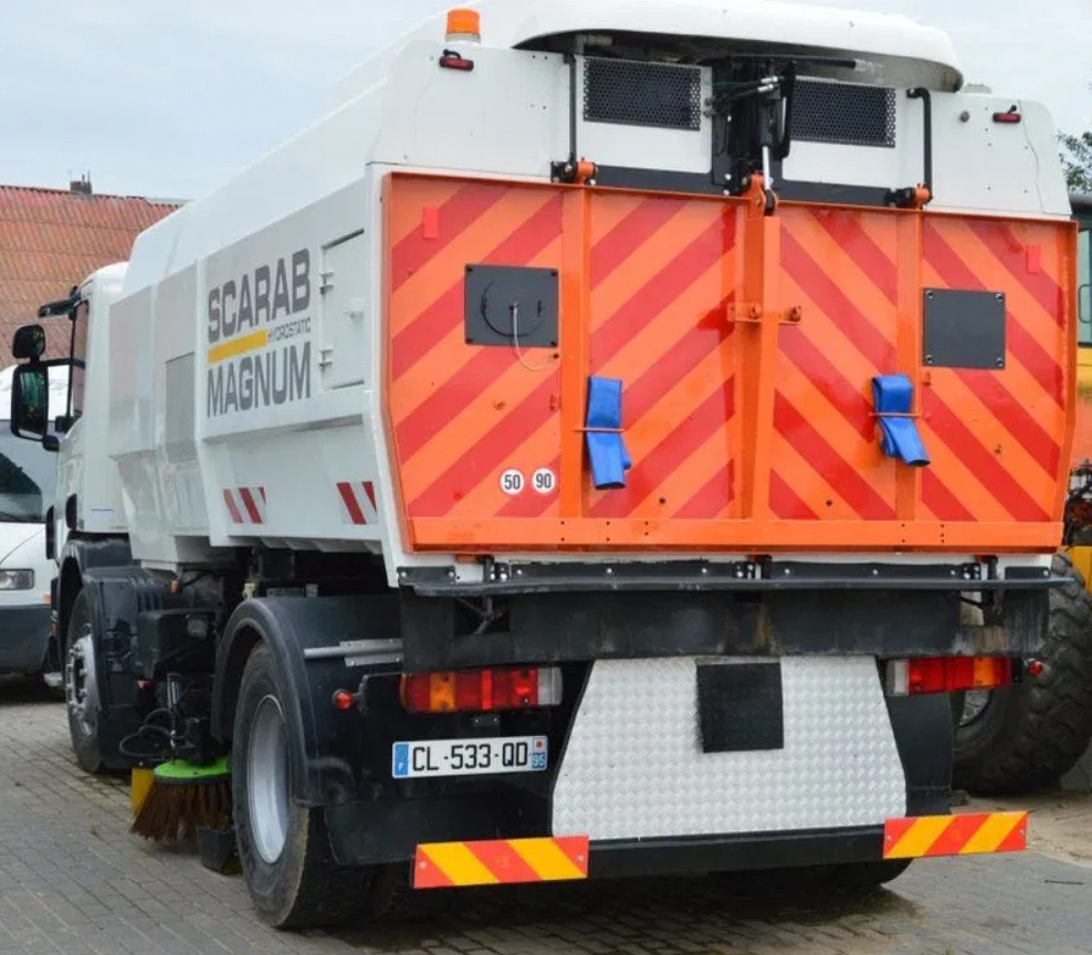 SCARAB Scania 220 Scarab Magnum - Spazzatrice stradale: foto 5 SCARAB Scania 220 Scarab Magnum - Spazzatrice stradale: foto 5