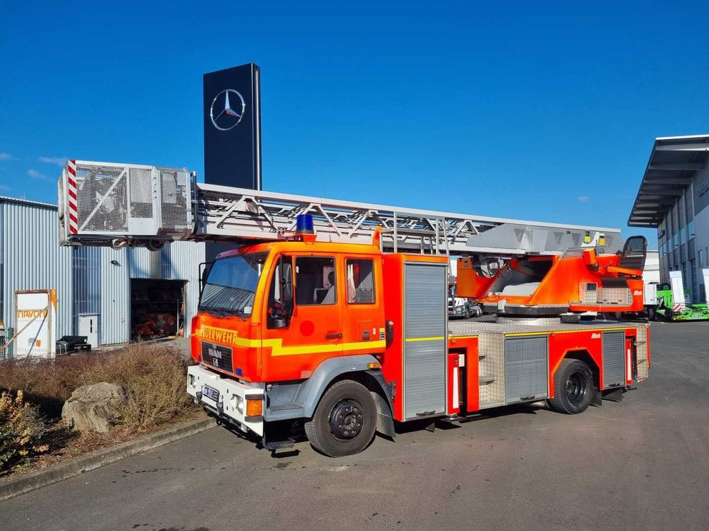 MAN 15.284LC Metz DLK 23-12 Feuerwehr Drehleiter - Camion: foto 2 MAN 15.284LC Metz DLK 23-12 Feuerwehr Drehleiter - Camion: foto 2