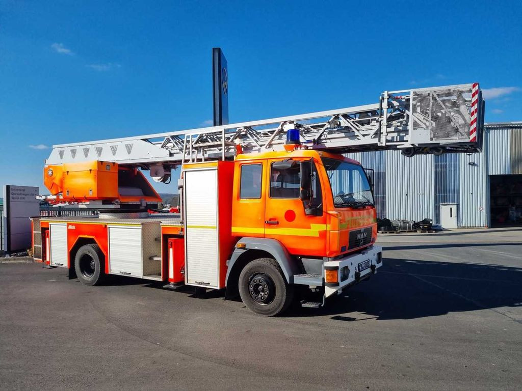 MAN 15.284LC Metz DLK 23-12 Feuerwehr Drehleiter - Camion: foto 3 MAN 15.284LC Metz DLK 23-12 Feuerwehr Drehleiter - Camion: foto 3
