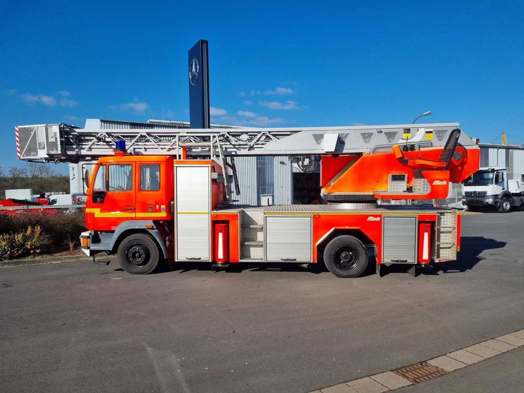 MAN 15.284LC Metz DLK 23-12 Feuerwehr Drehleiter - Camion: foto 4 MAN 15.284LC Metz DLK 23-12 Feuerwehr Drehleiter - Camion: foto 4